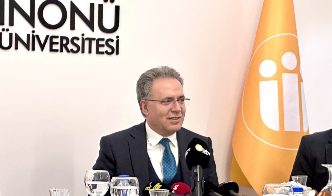 İnönü Üniversitesi’nde Araştırma Üniversitesi Vizyonu Kurumsal Seferberlikle Güçleniyor İnönü Üniversitesi Rektörü Prof. Dr. Nusret Akpolat, araştırma üniversitesi hedefinden