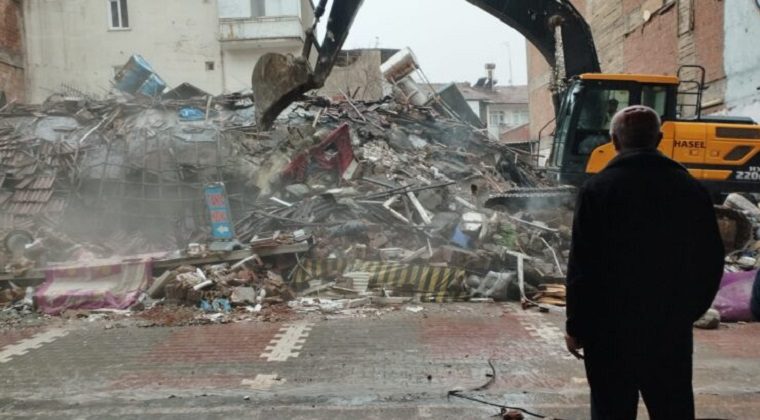 Malatya’daki Deprem Davalarında Bilirkişi Raporu Bekleniyor 6 Şubat depremlerinde Şadoğlu Apartmanı’nda 14, Bulutlar Sitesi’nde ise 31