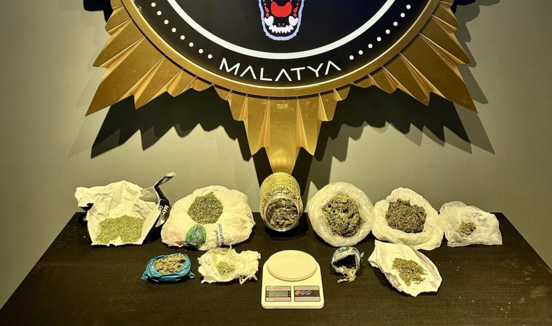 Narkotik ekiplerinden sokak satıcılarına darbe Narkotik Suçlarla Mücadele Şube Müdürlüğü ekiplerince yürütülen çalışmalar kapsamında ‘torbacı’