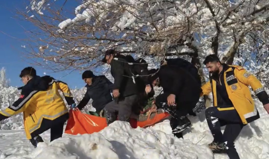 Pütürge’de Kar Engeli Aşıldı, 81 Yaşındaki Hasta Kurtarıldı Pütürge’de olumsuz hava ve yol koşullarına rağmen 112 Acil Sağlık
