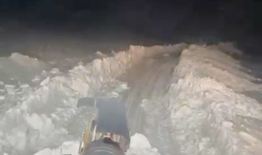 Yollar Kapandı, Çoban Kurtarıldı, Darende’de etkili olan yoğun kar yağışı ve tipi, ulaşım ve