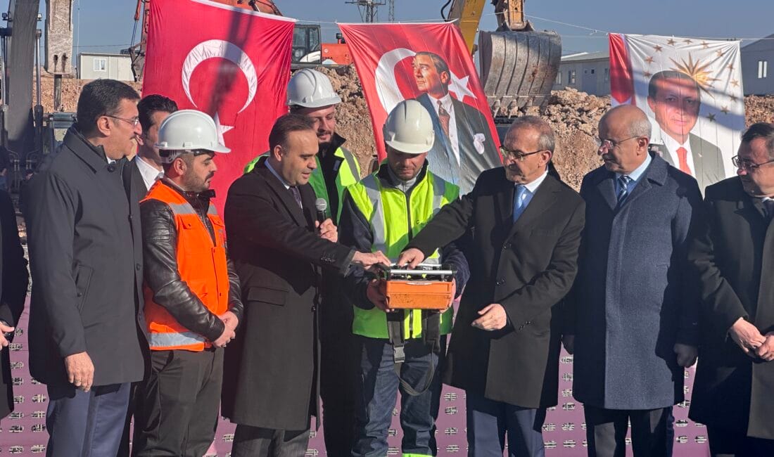 Bakan Kacır: “Malatya’yı Türkiye Yüzyılı’nın Üretim Üssü Haline Getiriyoruz” Sanayi ve Teknoloji Bakanı Mehmet Fatih Kacır, Malatya’da 714 iş