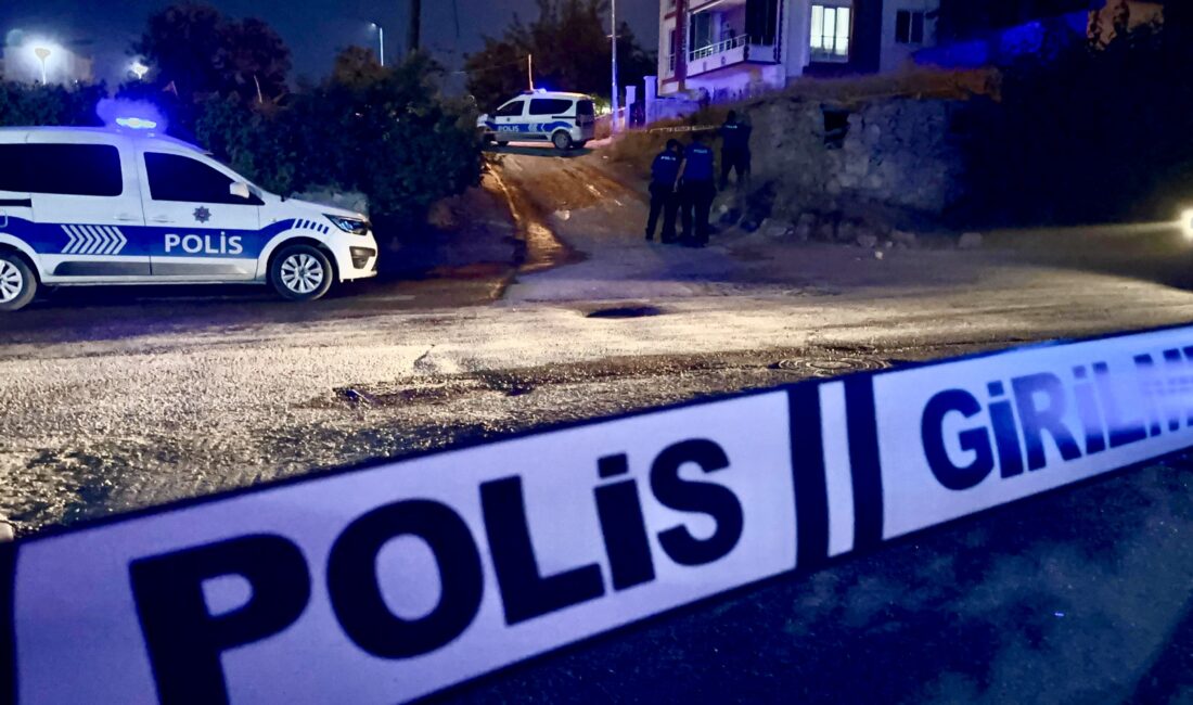 Battalgazi’de 39 Yaşındaki Şahsın Şüpheli Ölümü Battalgazi ilçesinde evinin bahçesinde rahatsızlanan şahıs kaldırıldığı hastanede hayatını kaybederken,