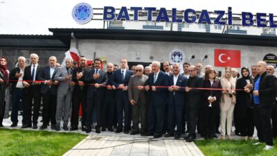 Göztepe Mahallesi’nde, MAGİNDER Başkanı Salih Karademir tarafından yaptırılan 6 Şubat