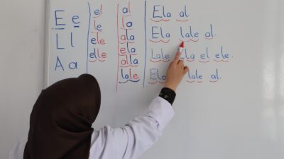 Battalgazi Belediyesi, Ahmet Kekeç Semt Kütüphanesi’nde yaşlı vatandaşlara yönelik okuma