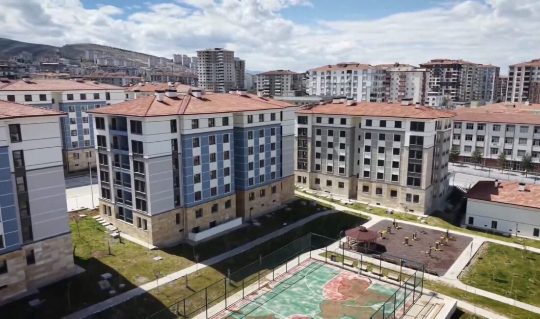 Malatya Valisi Seddar Yavuz, Battalgazi Yıldızdepe’de rezerv alan projelerinde 727