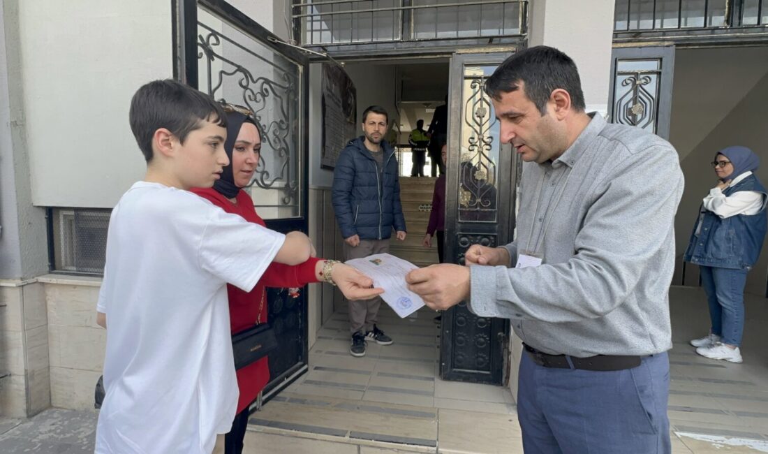 Malatya’da Milli Eğitim Bakanlığı tarafından düzenlenen bursluluk sınavına 19 bin