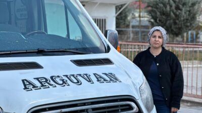 Malatya’da servis şoförlüğüne başlayan 40 yaşındaki 3 çocuk annesi Mercan