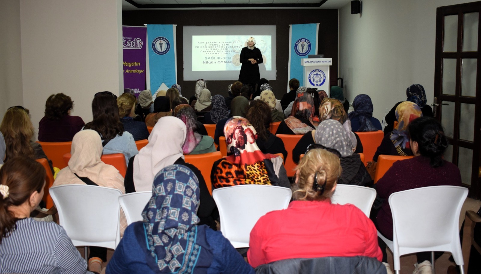 Malatya Kent Konseyi Kadın Meclisi tarafından düzenlenen konferansta diyabet ve