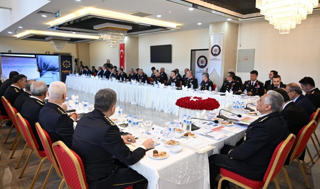 İçişleri Bakan Yardımcısı Ali Çelik ve üst düzey güvenlik yöneticilerinin