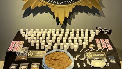 Malatya’da polis ekiplerince düzenlenen operasyonda farklı türlerde uyuşturucu maddeler ele