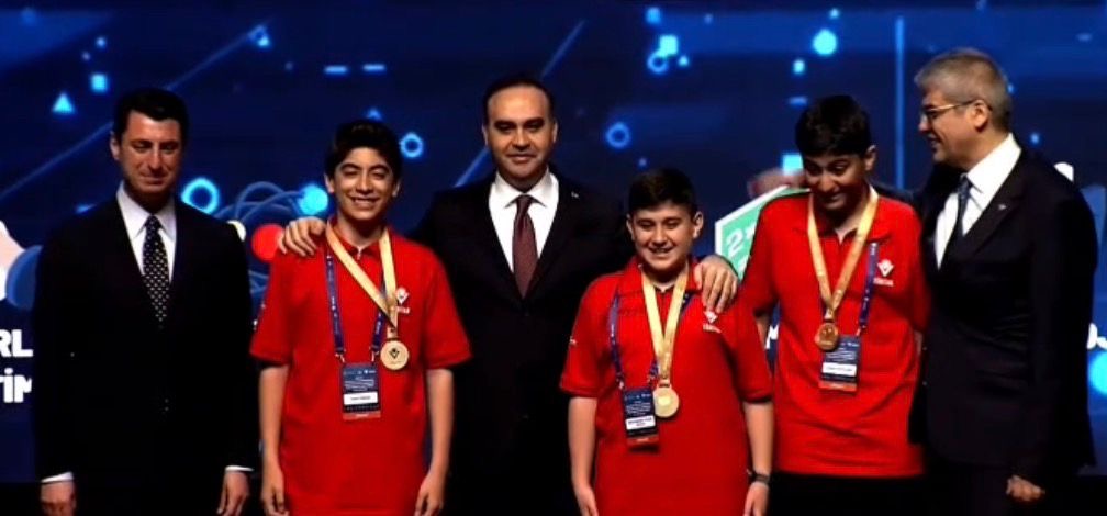 Malatya’dan TÜBİTAK 2204 finaline katılan öğrenciler, 5 projeyle derece elde