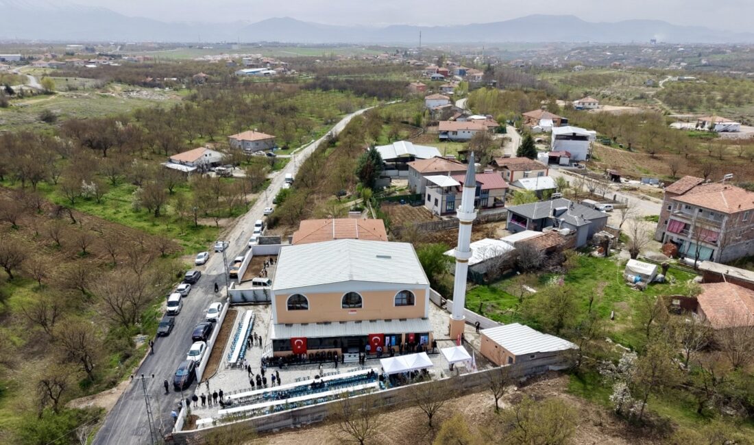 Malatya’da depremde zarar gören Tepeköy Kesrik Camii, yeniden inşa edilerek