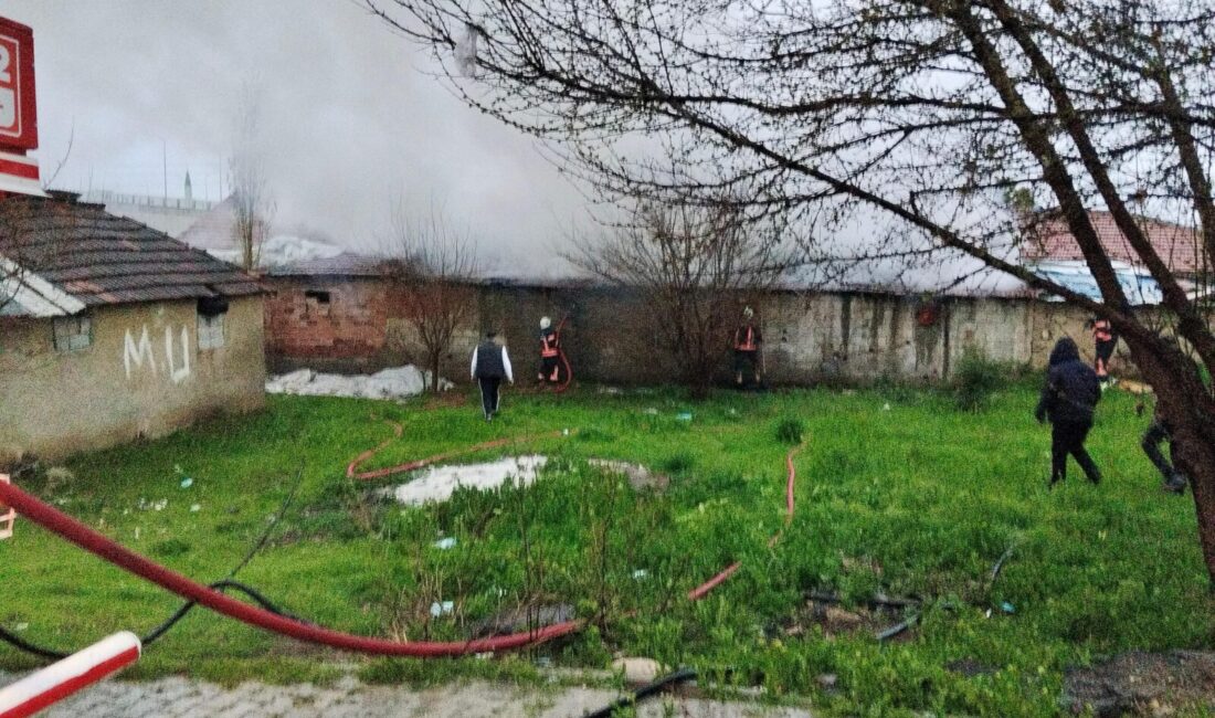 Yeşiltepe Seyran Mahallesi’nde depo olarak kullanılan tek katlı yapıda çıkan