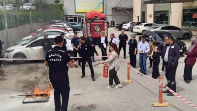 Malatya’da hastane personeline afet farkındalık ve yangın söndürme eğitimi verilerek