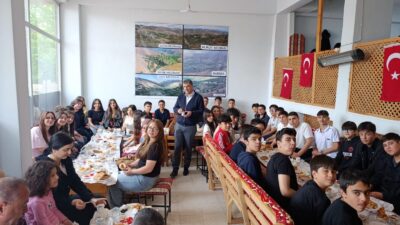 Kahramanmaraş’da silahlı saldırının yaşandığı Aysel Çalık Ortaokulu’nun öğrenci ve öğretmenleri,