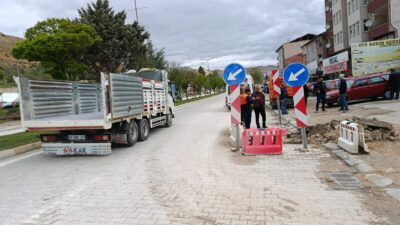 D300 Karayolu’ndaki çökme ve menfez sorunu, Bakan Yardımcısı Osman Boyraz’ın