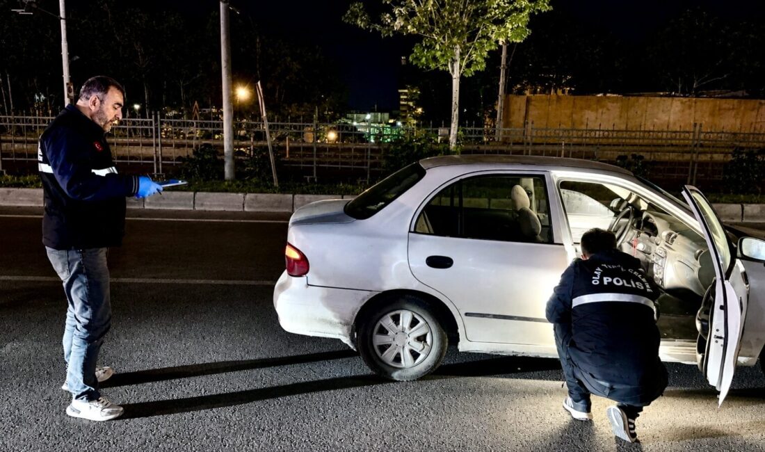 Çevreyolunda İki Aracın Çarptığı Yaya Hayatını Kaybetti Malatya’da gece yarısı çevre yolunda karşıdan karşıya geçmeye çalışan yayaya