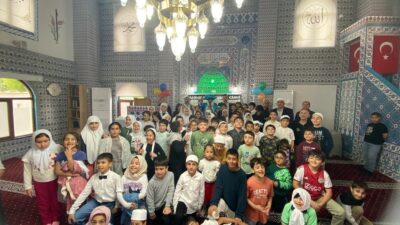 Çocukların Neşesi Nasreddin Hoca İle Buluştu Malatya’nın Yeşilyurt ilçesinde düzenlenen 7-10 Yaş Kur’an Kursu Kapanış Programı