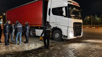 Darende ilçesinde tırın çarptığı yaya, kaldırıldığı hastanede hayatını kaybetti. Kazanın
