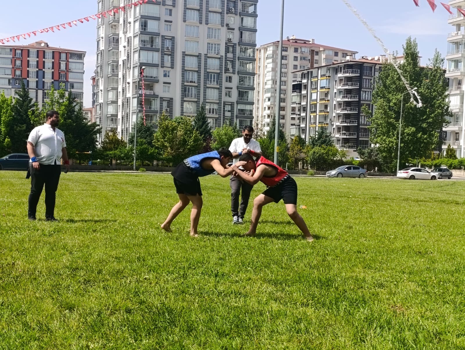 Malatya’da düzenlenen Okul Sporları Geleneksel Güreşler Karakucak ve Aba Müsabakaları,