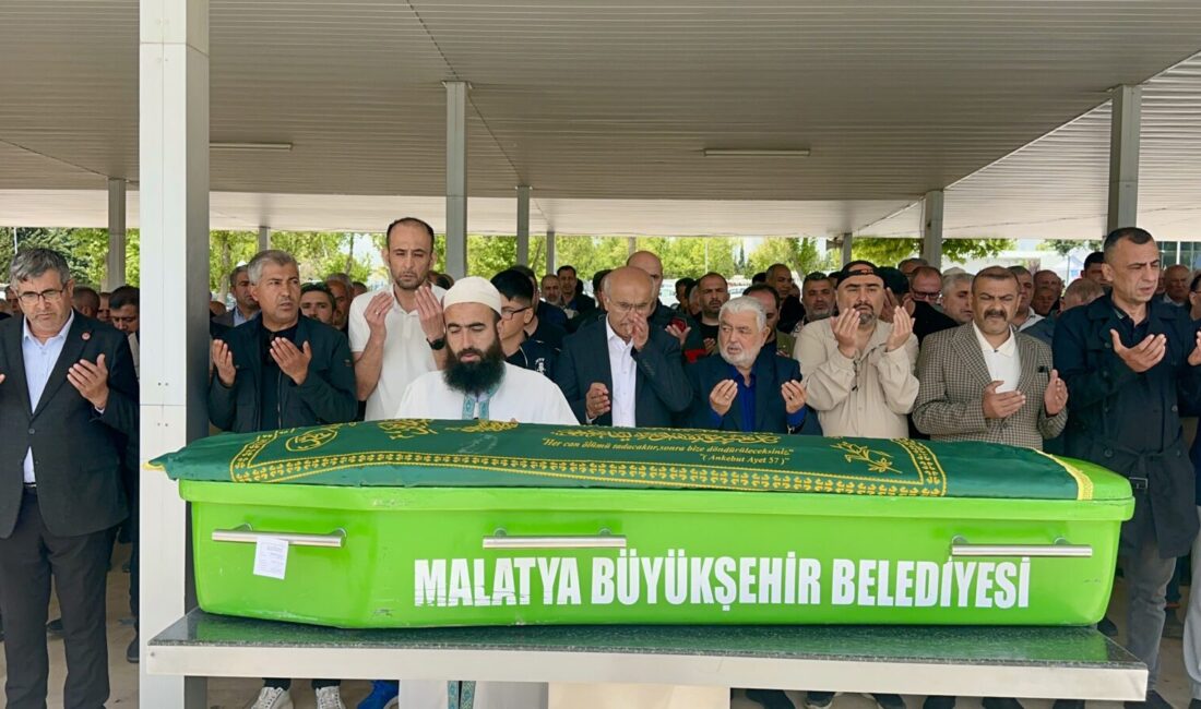 Gazeteci Berkman Dulcan’ın Vefat Eden Babası Son Yolculuğuna Uğurlandı Malatya basın camiasının sevilen isimlerinden gazeteci Berkman Dulcan’ın vefat eden