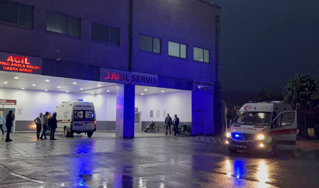 Malatya’nın Yeşilyurt ilçesinde çıkan bıçaklı kavgada bir kişi ağır yaralanırken,
