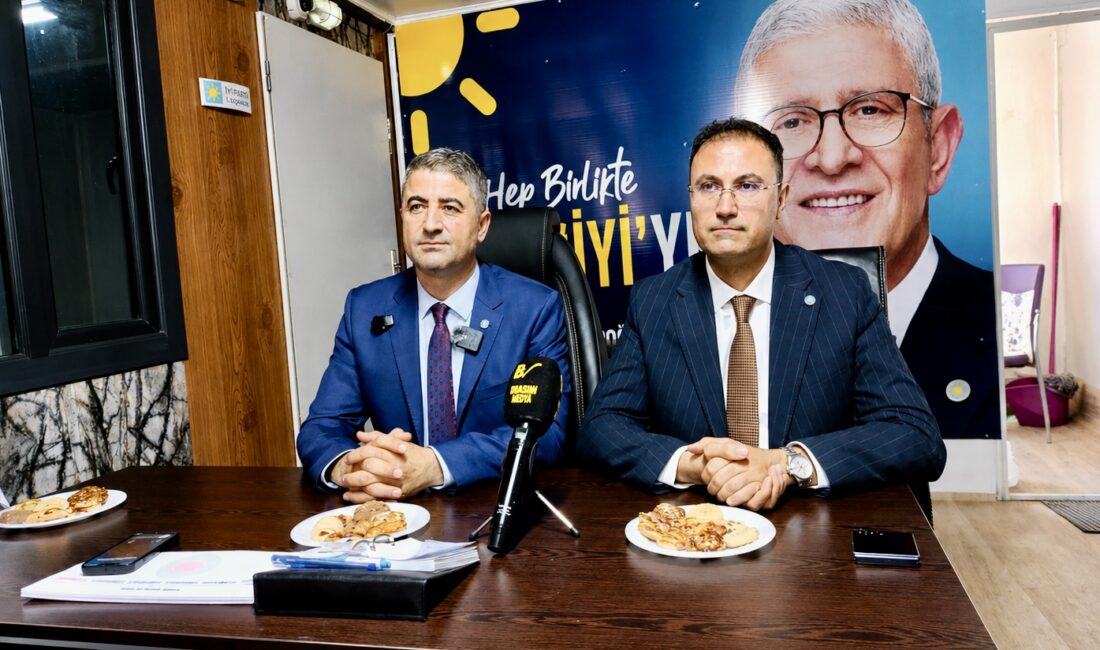 İYİ Parti Malatya İl Başkanlığı’nda düzenlenen devir teslim töreninde Serdar
