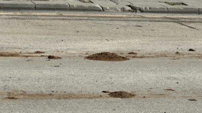 Malatya’nın en işlek noktalarından İnönü Caddesi’nde, şantiyelerden çıkan hafriyat kamyonlarının