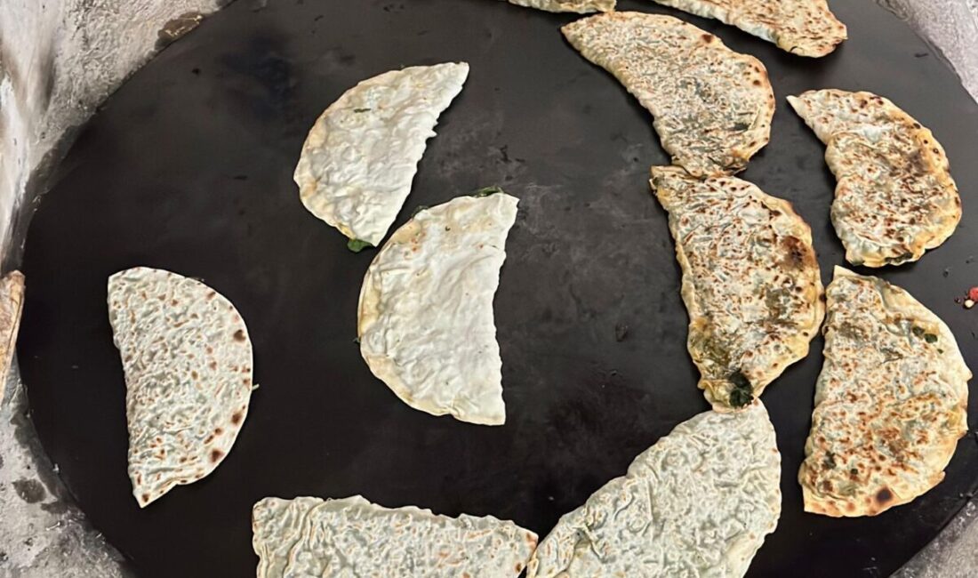 Ispanaklı Ekmek Daveti Gönülleri Isıttı Darende’de 23 Nisan’da belediye başkanlığı koltuğuna oturan ilkokul öğrencisinin yaptığı