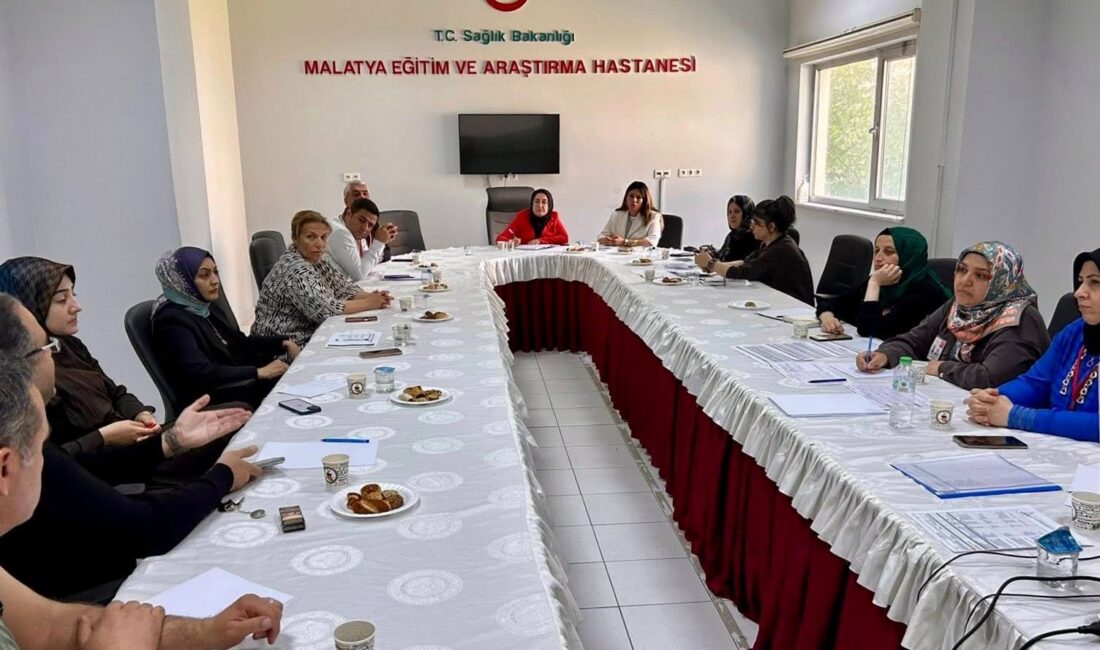 Malatya İl Sağlık Müdürlüğü tarafından düzenlenen toplantıda, kanser tarama hizmetlerinin