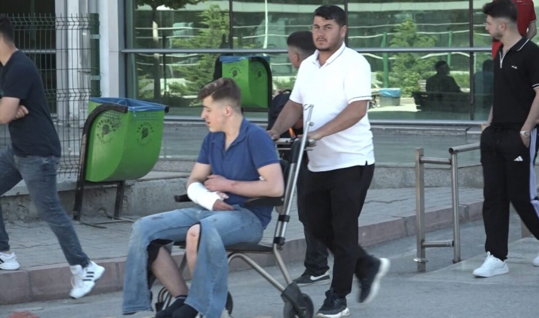 Kurban Bayramı’nın ilk gününde Malatya’da yine “acemi kasap” manzaraları yaşandı.