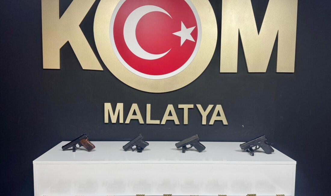 Pütürge’de Silah Operasyonu: 1 Tutuklama Malatya’nın Pütürge ilçesinde düzenlenen silah operasyonunda 4 ruhsatsız tabanca ve