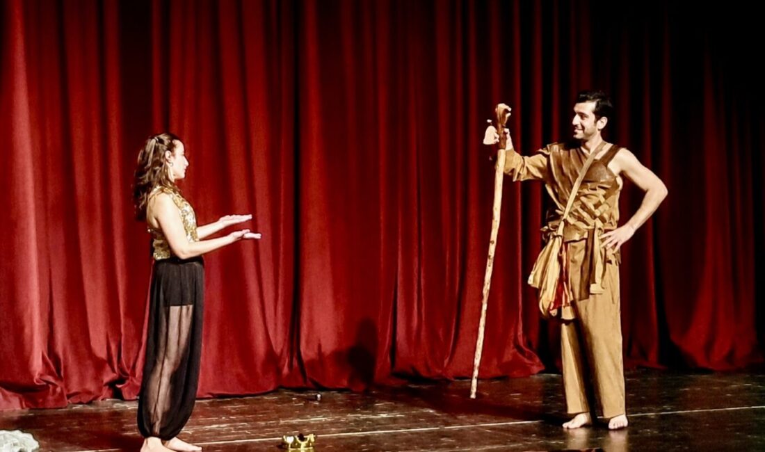 Beyaz perdeden sahneye taşınan “Simyacı”, Malatya’da izleyiciyle buluşarak büyük beğeni