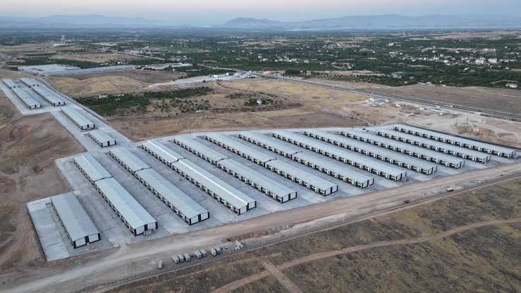 Yeni Sanayi Sitesinde peşin ödemeye yüzde 48 indirim fırsatı 6 Şubat depremlerinin ardından Yeşilyurt Sanayi Alanı’nda inşa edilerek hak
