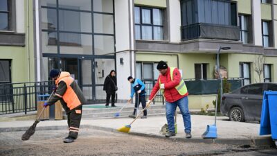 Yeşilyurt Belediyesi’nden Kurban Bayramı Öncesi Yoğun Hazırlık Yeşilyurt Belediyesi, Kurban Bayramı öncesinde ilçe genelinde hazırlıklarını hızlandırdı. Vatandaşların