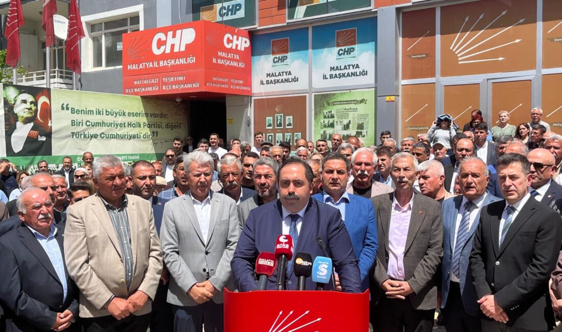 Yıldız: “Demokrasiye Ve Halkın İradesine Sahip Çıkmak İçin Toplandık” Cumhuriyet Halk Partisi (CHP) Malatya İl Başkanlığı önünde düzenlenen basın