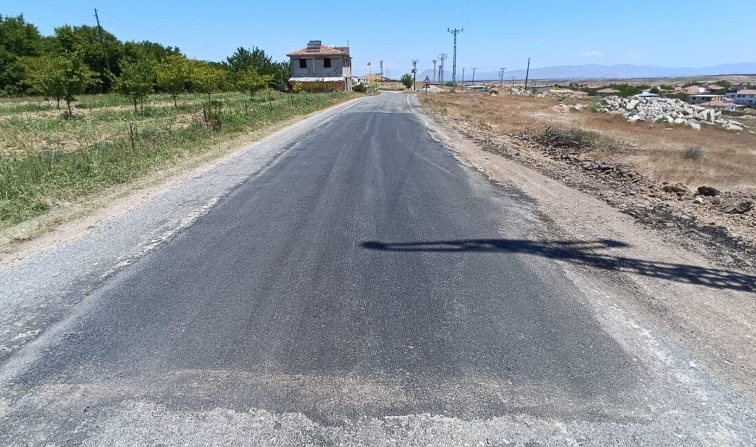 Malatya Büyükşehir Belediyesi, Akçadağ’ın farklı mahallelerinde yol yapım, bakım ve
