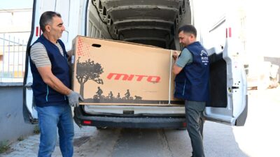 Battalgazi Belediyesi, sosyal destekten yararlanan ailelerin başarılı çocuklarını karne döneminde
