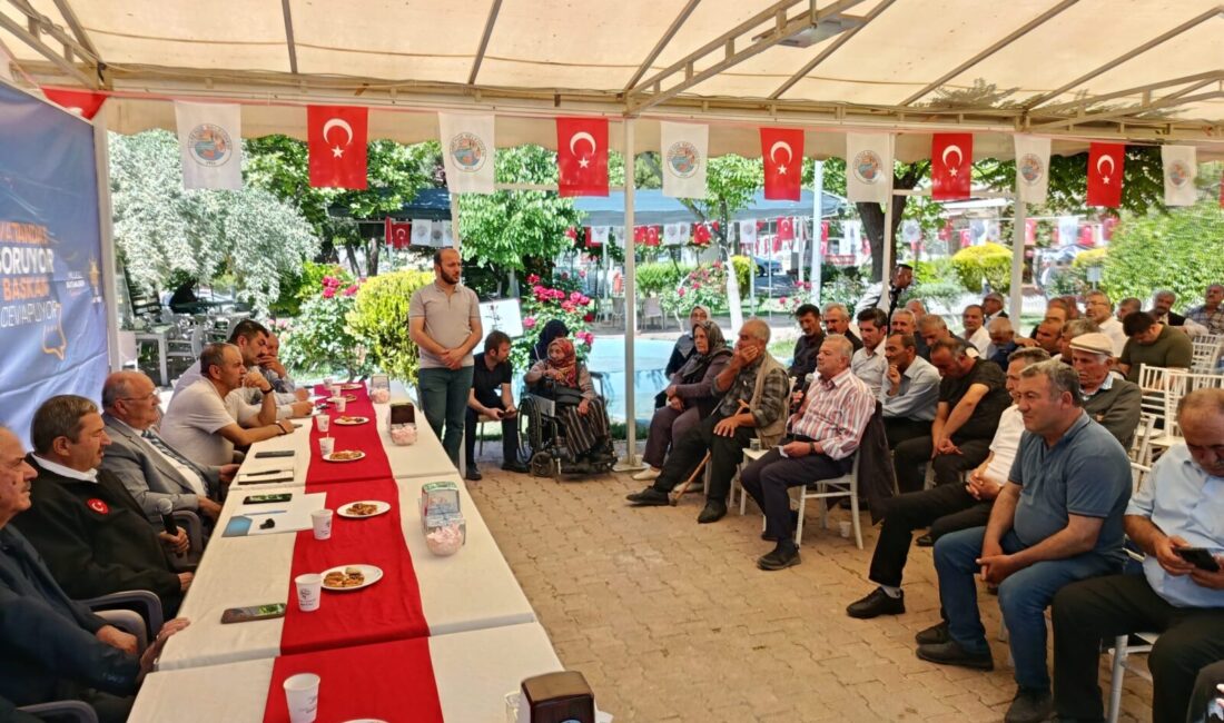 Başkan Bozkurt: “Hizmet Üretmeye Devam Edeceğiz” Darende Belediyesi tarafından ilk kez düzenlenen “Halk Soruyor, Başkan Konuşuyor”