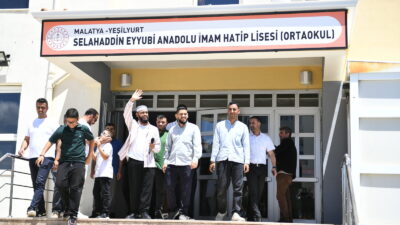 Sosyal medyada seslendirdiği ilahilerle geniş kitlelerin beğenisini kazanan ilahi sanatçısı