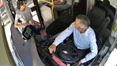 Malatya’da Liselere Geçiş Sistemi (LGS) sınavı öncesi cüzdanını MOTAŞ otobüsünde