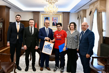Uluslararası Coding Olympiad Arena Battles yarışmasında dünya birincisi olan Mercan