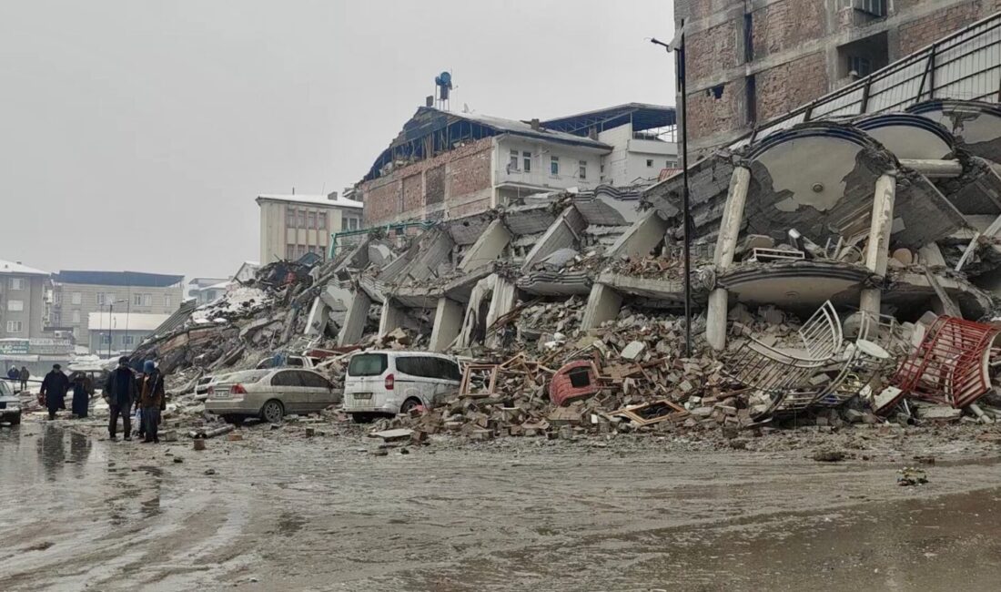 Ermeç Apartmanı Davasında Acılı Ailelerden Adalet Çağrısı Malatya’da 6 Şubat depremlerinde yıkılan ve 19 kişinin yaşamını yitirdiği