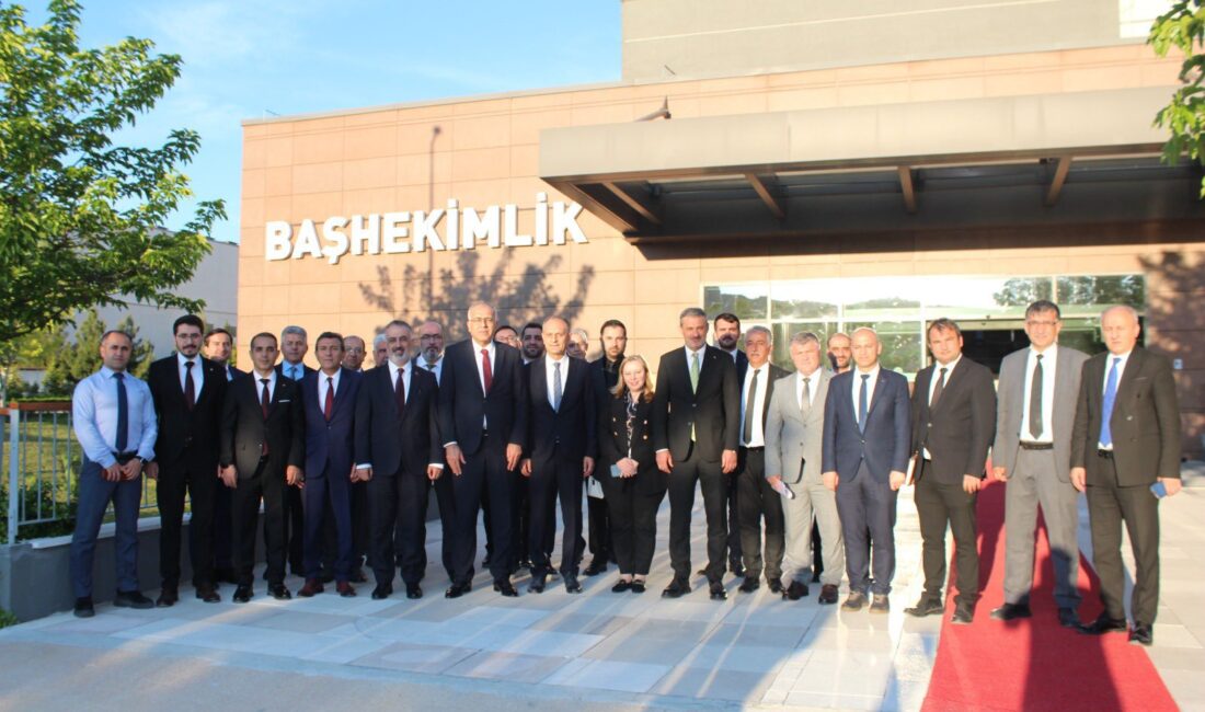 Halk Sağlığı Hizmetleri Bölge Toplantısı Elazığ’da Yapıldı Elazığ’da düzenlenen Halk Sağlığı Hizmetleri Bölge Değerlendirme Toplantısı’nda, koruyucu sağlık