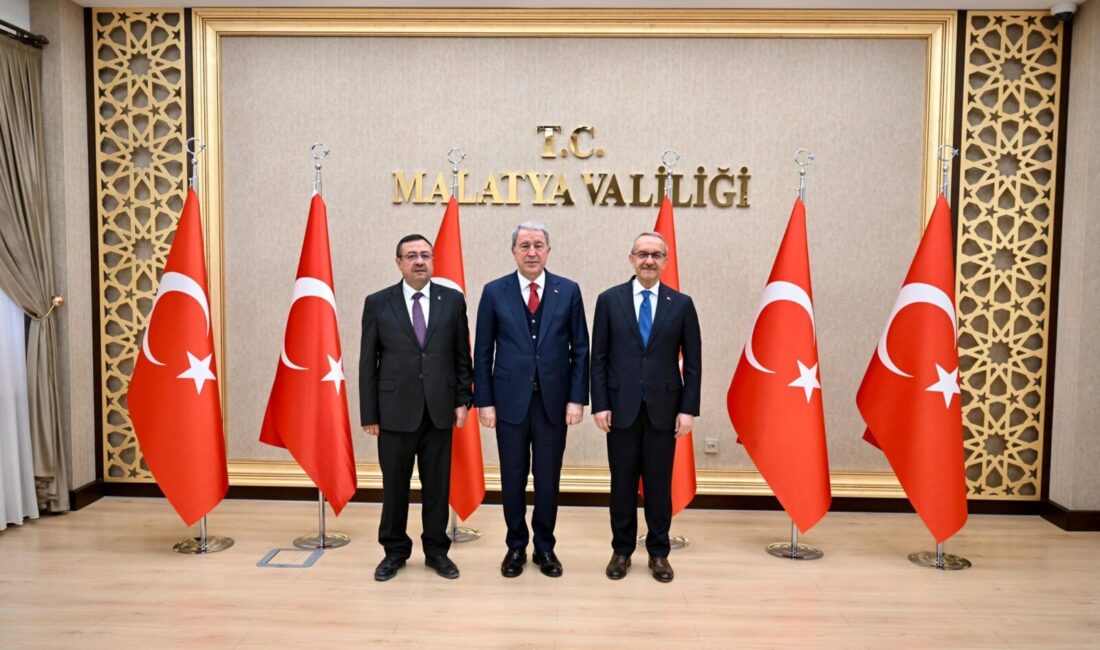 Hulusi Akar’dan Malatya’da Yoğun Program TBMM Milli Savunma Komisyonu Başkanı Hulusi Akar, TÜBİTAK Bilim Buluşmaları