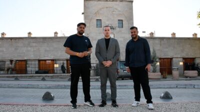 Karademir: “Kervansaray’ın Bir An Önce Yeniden Turizme Açılmasını İstiyoruz” MAGİNDER Başkanı Salih Karademir, Eski Malatya’da esnaf ve vatandaşlarla bir