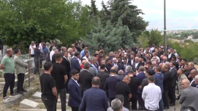 MHP’nin Yeni Yönetiminden İlk Ziyaret Ülkücü Şehitliğine Milliyetçi Hareket Partisi (MHP) Malatya İl Başkanlığı görevine atanan Turgay