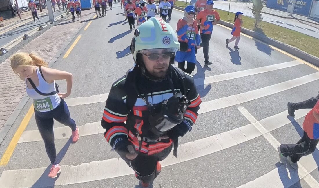 Malatya’da düzenlenen Uluslararası Arslantepe Yarı Maratonu’nda, Malatya Büyükşehir Belediyesi İtfaiye