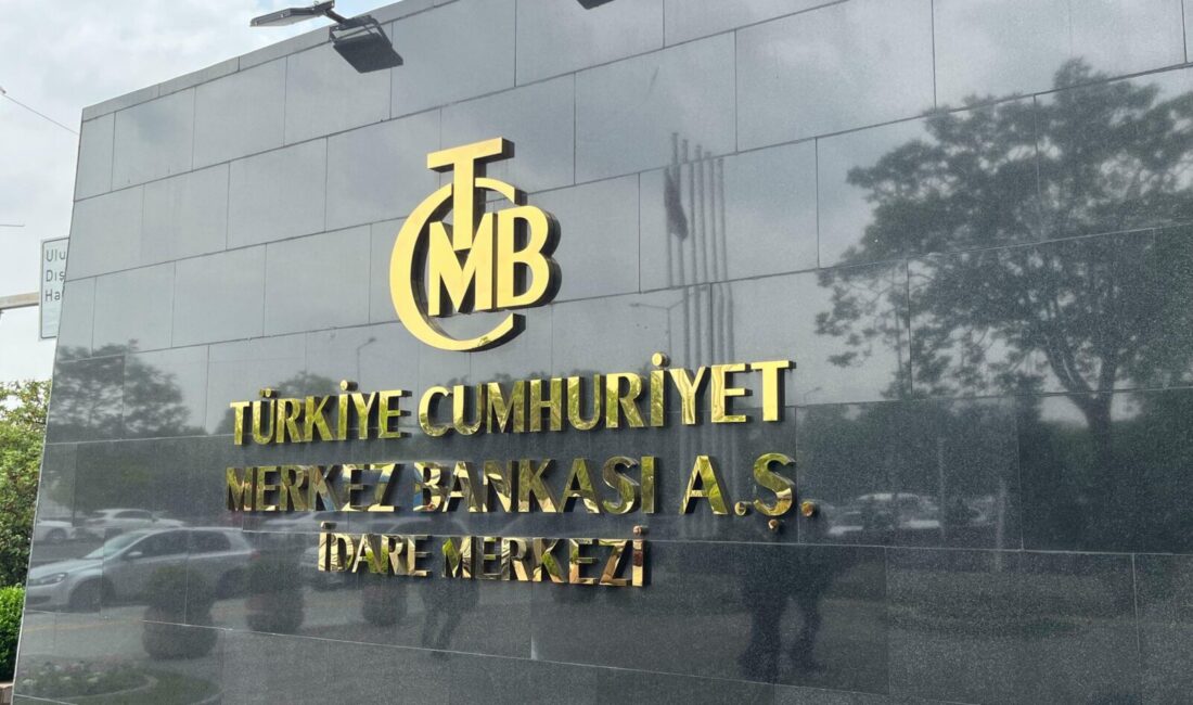 TCMB’den Faiz Kararı: Politika Faizi Yüzde 37’de Sabit Türkiye Cumhuriyet Merkez Bankası, politika faizini yüzde 37 seviyesinde sabit